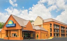 Days Inn by Wyndham Knoxville East
