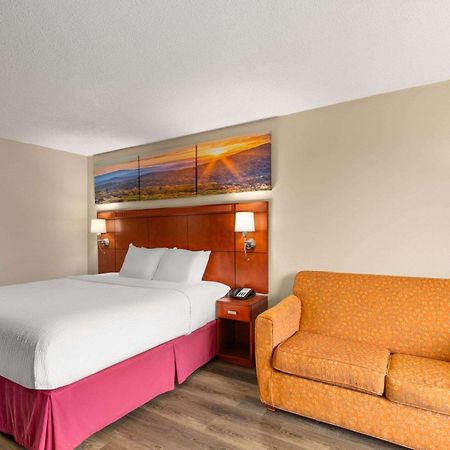 Days Inn By Wyndham Knoxville East Exterior photo