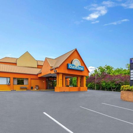 Days Inn By Wyndham Knoxville East Exterior photo