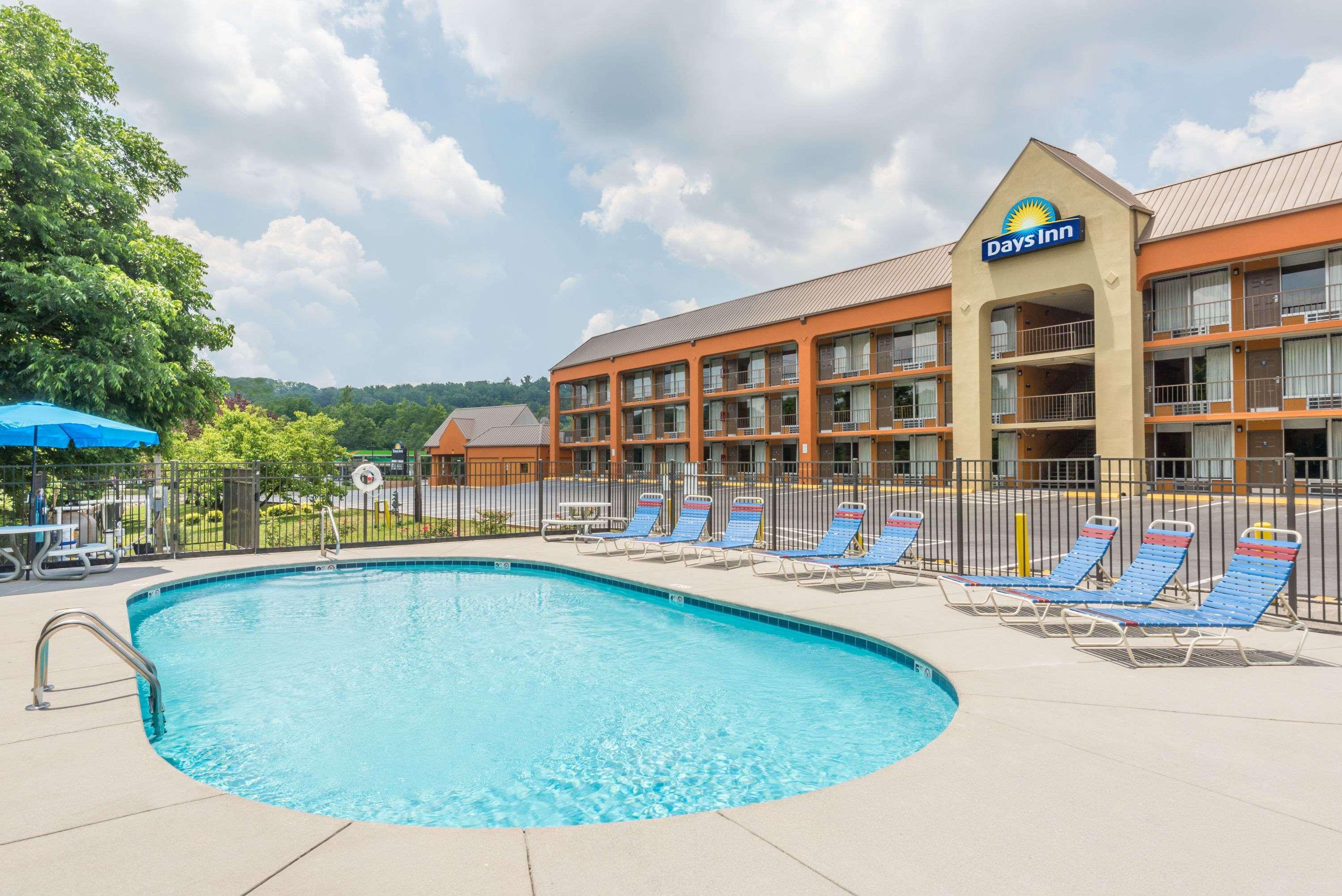 Days Inn By Wyndham Knoxville East Exterior photo