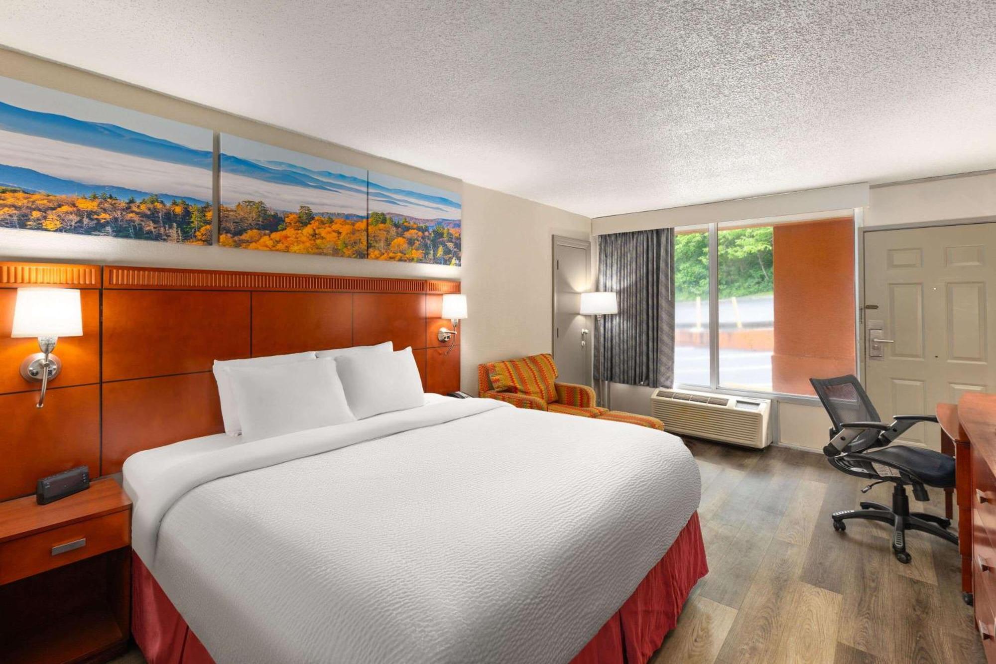 Days Inn By Wyndham Knoxville East Exterior photo