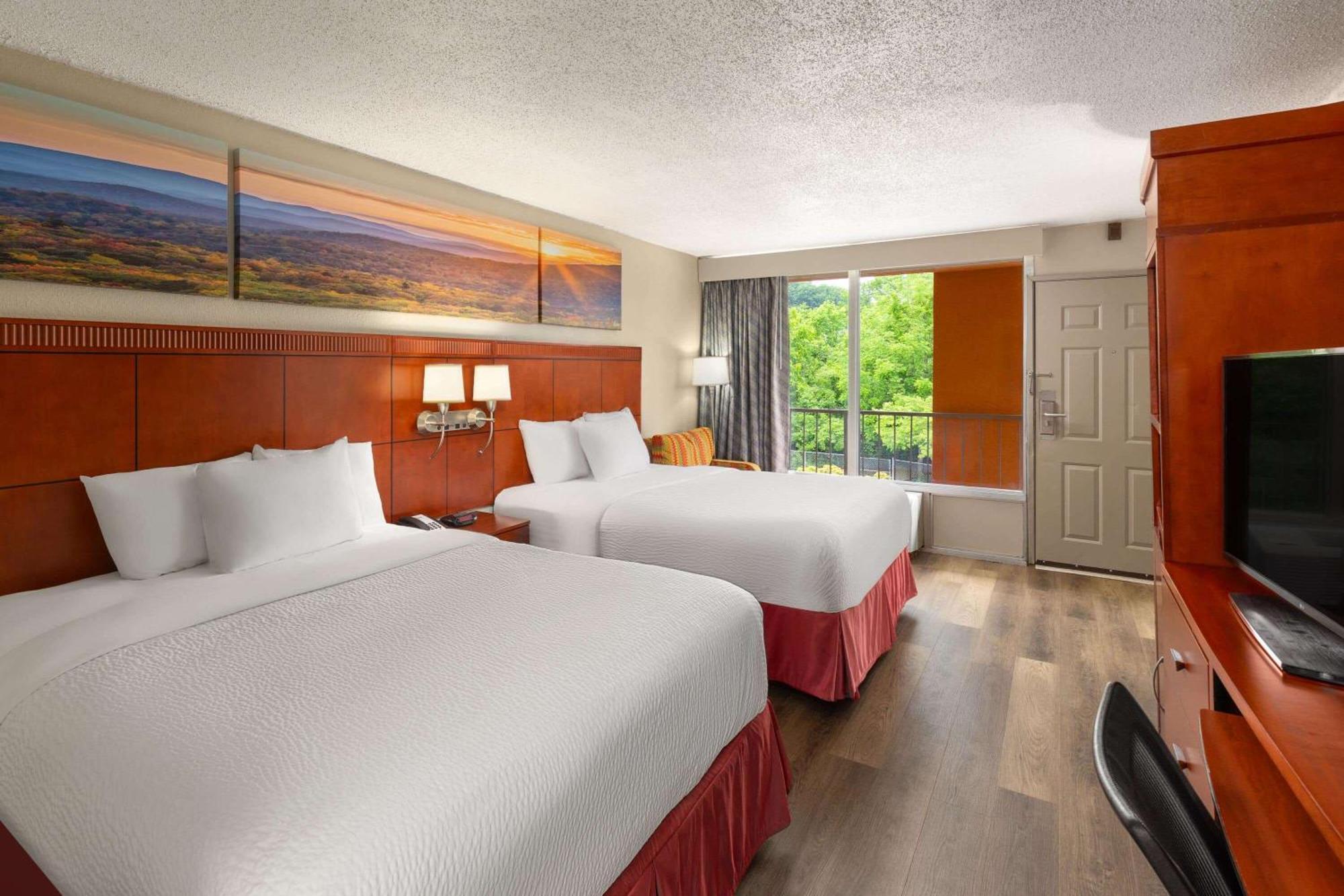 Days Inn By Wyndham Knoxville East Exterior photo