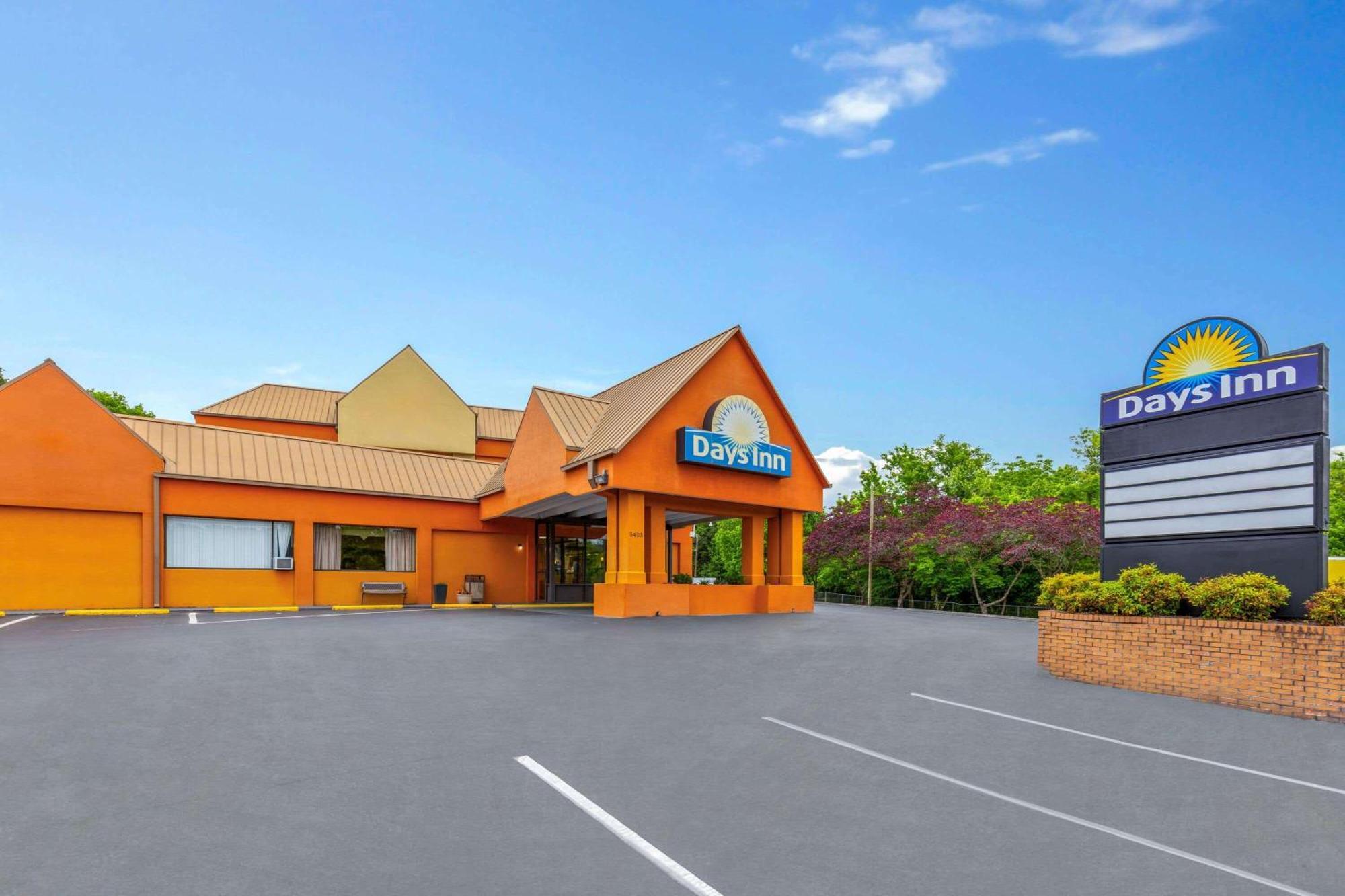 Days Inn By Wyndham Knoxville East Exterior photo