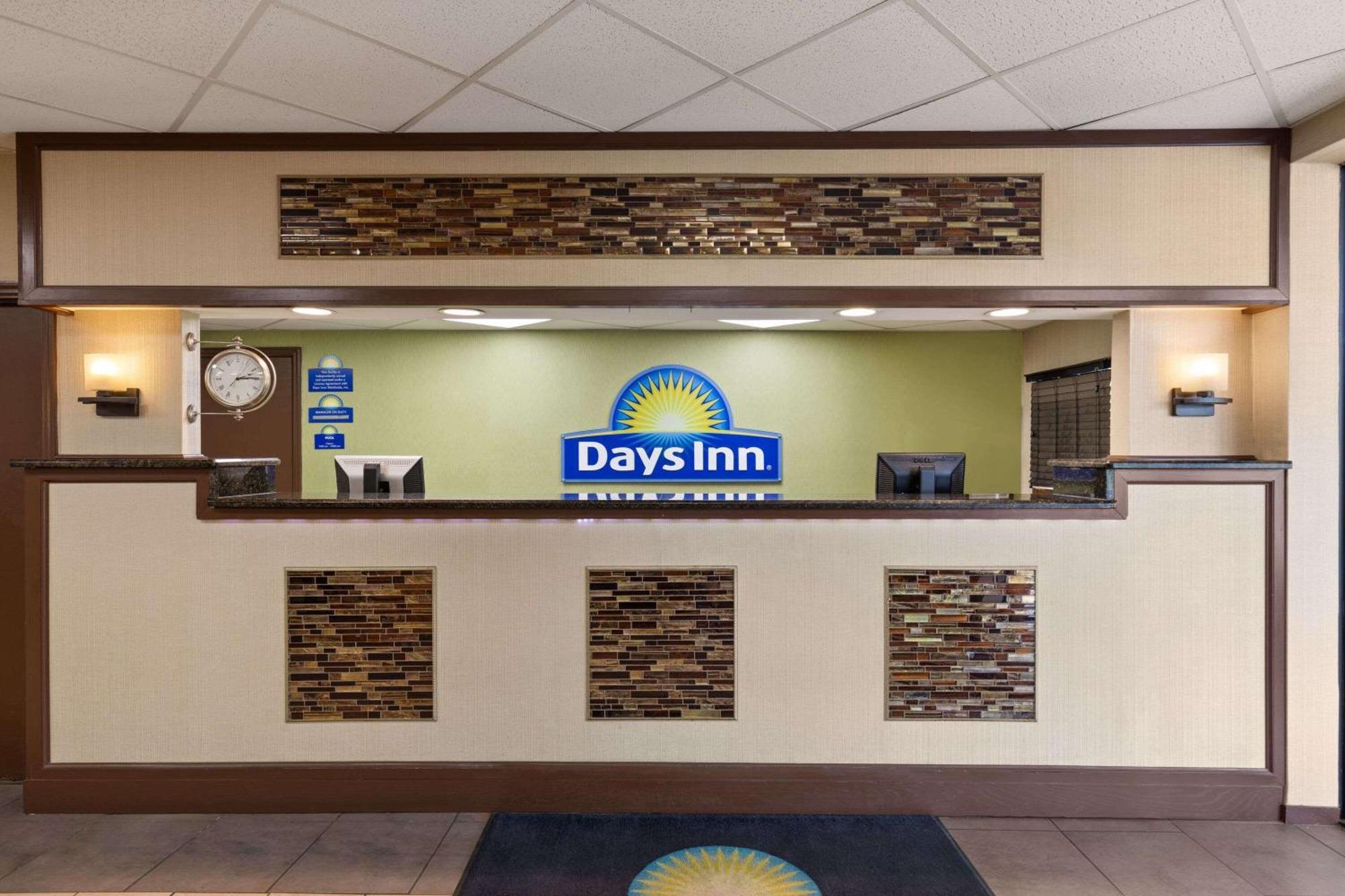 Days Inn By Wyndham Knoxville East Exterior photo